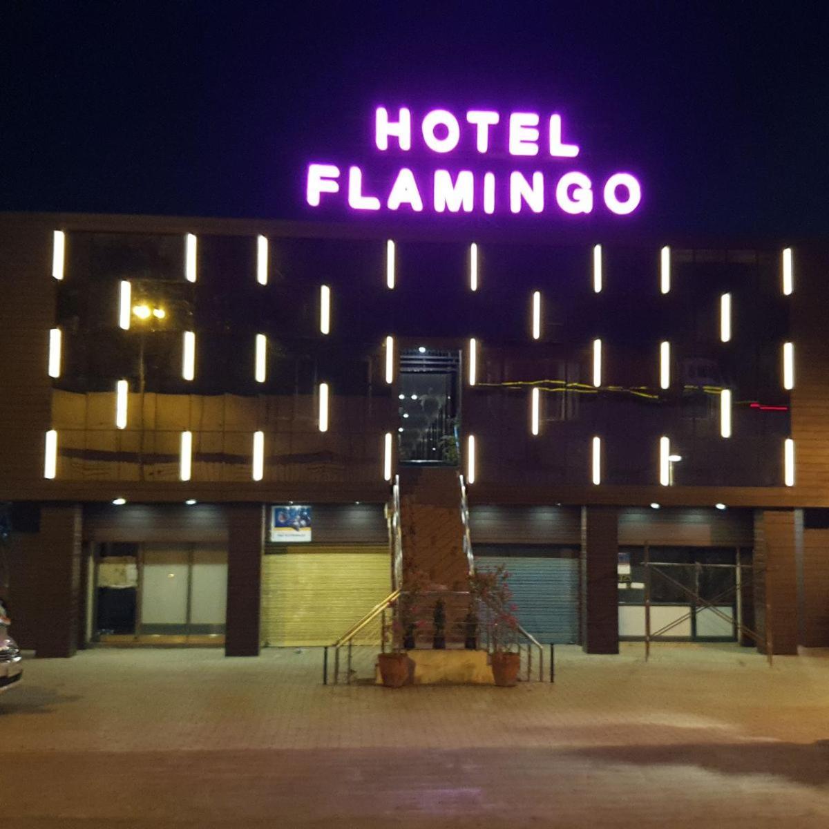 Hotel Flamingo Gāndhīdhām Eksteriør bilde